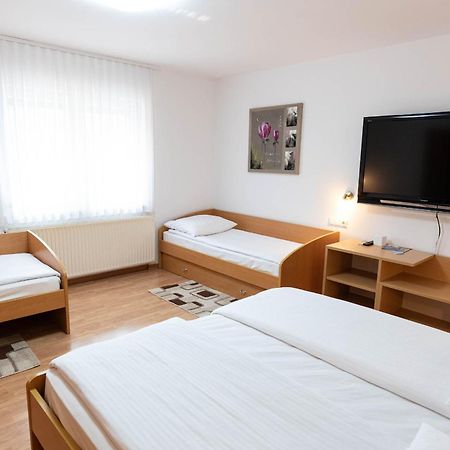 Apartmaji In Sobe Ramar Straza Екстер'єр фото