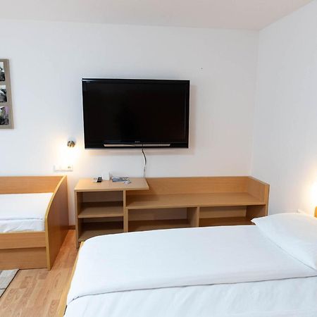 Apartmaji In Sobe Ramar Straza Екстер'єр фото
