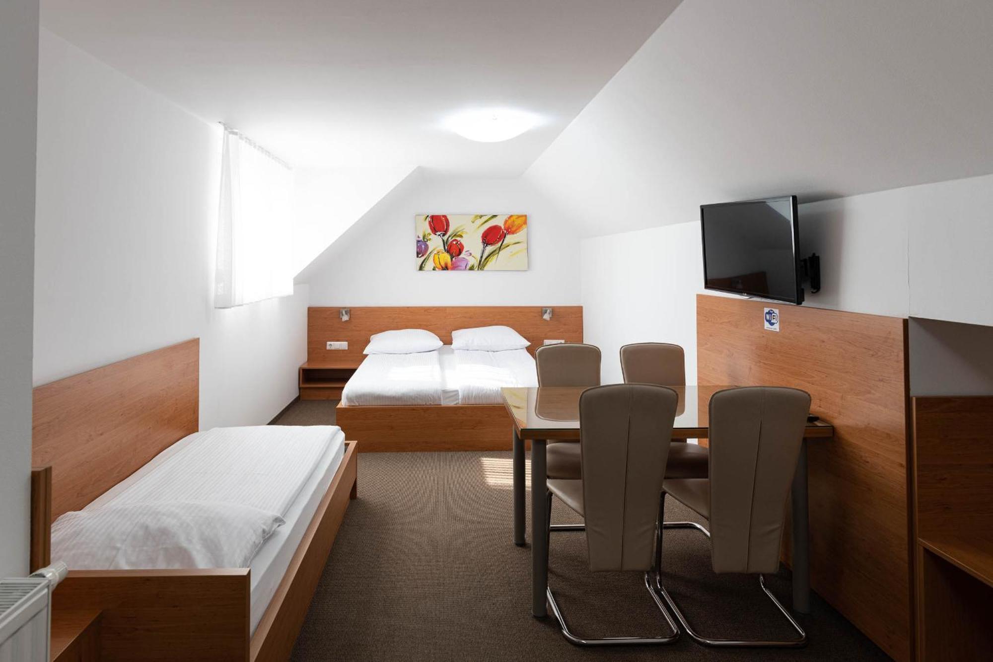 Apartmaji In Sobe Ramar Straza Екстер'єр фото