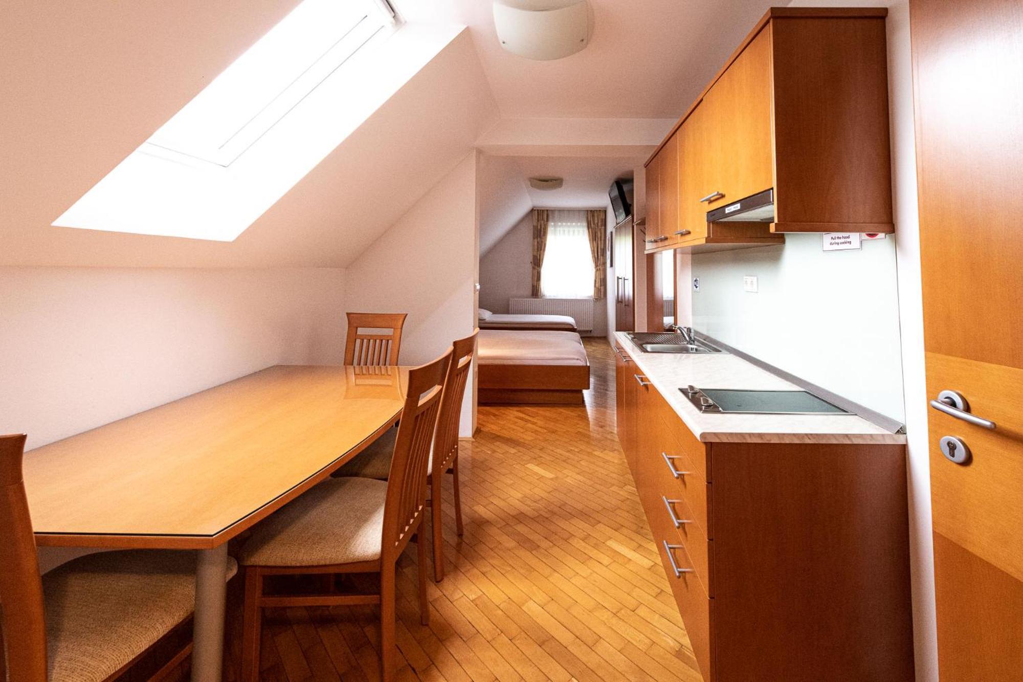 Apartmaji In Sobe Ramar Straza Екстер'єр фото