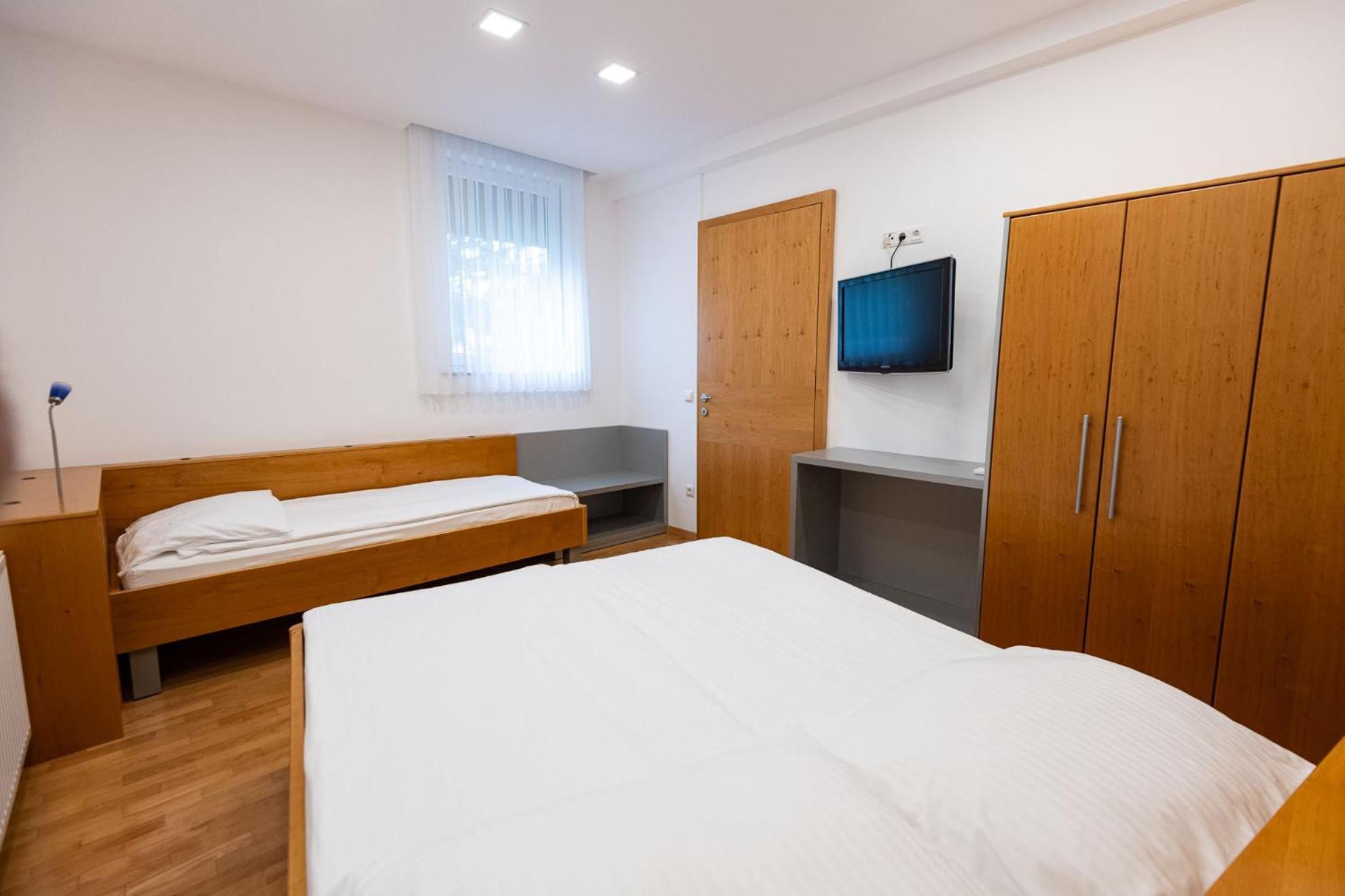 Apartmaji In Sobe Ramar Straza Екстер'єр фото