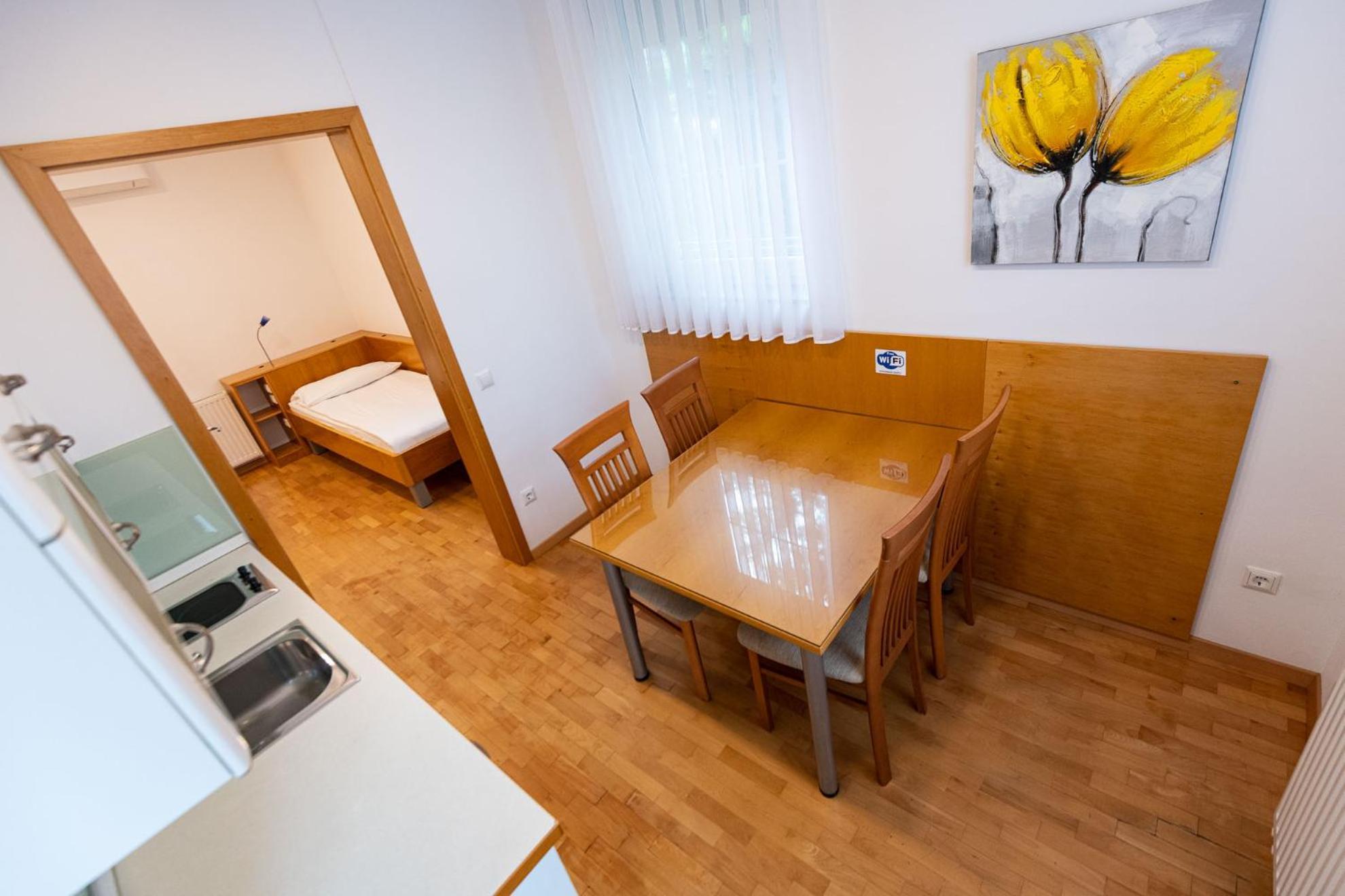Apartmaji In Sobe Ramar Straza Екстер'єр фото